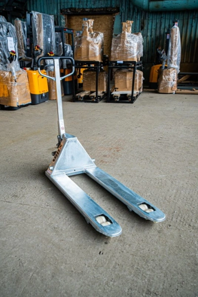 Тележка гидравлическая оцинкованная 2500 кг 1150 мм нейлоновые колеса XILIN BFG