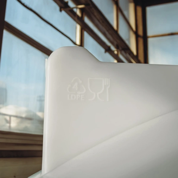 Емкость ЦКТ 5000 л с патрубком 160мм под плотность до 1,2 г/см³ белая в обрешетке с лестницей